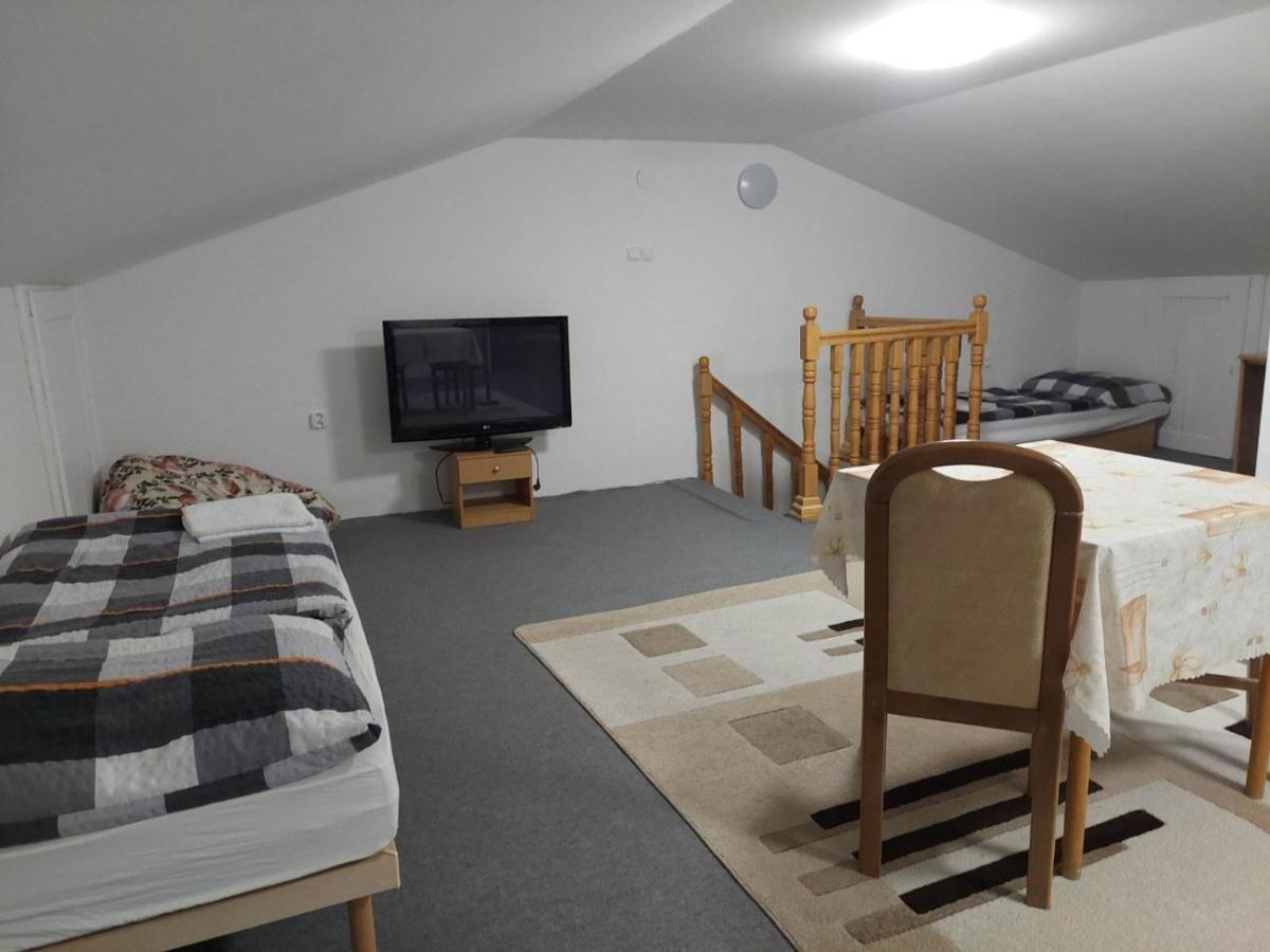 Naty Apartman Haniska Zewnętrze zdjęcie