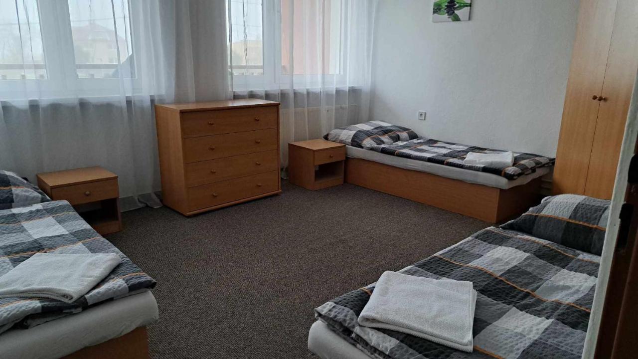 Naty Apartman Haniska Zewnętrze zdjęcie